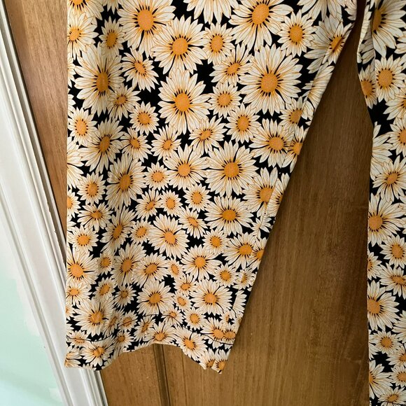 Anthropologie | Maeve Colette Cropped Wide Pants | Daisy Pattern | Size 30 - Picture 4 of 8